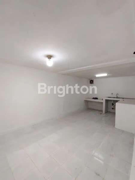 image RUMAH 3 LANTAI DI DURI KEPA, JAKARTA BARAT (4)