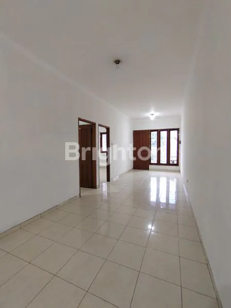 image RUMAH 3 LANTAI DI DURI KEPA, JAKARTA BARAT (1)