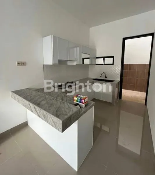 image RUMAH 2 LANTAI DI PUSAT KOTA JALAN ORO ORO PACARKELING (2)