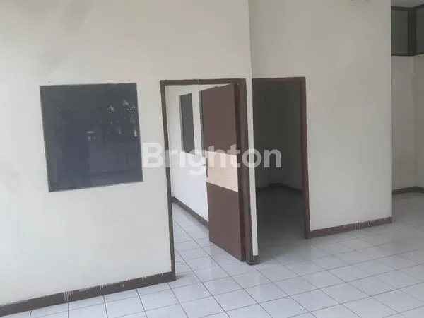 image RUKO SIAP PAKAI DI LOKASI YANG SANGAT STRATEGIS (2)