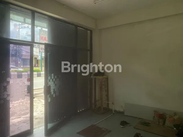 image RUKO SIAP PAKAI DI LOKASI YANG SANGAT STRATEGIS (4)