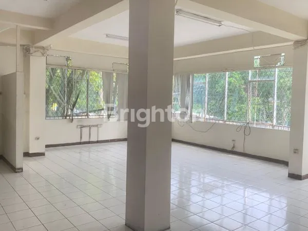 image RUKO SIAP PAKAI DI LOKASI YANG SANGAT STRATEGIS (1)