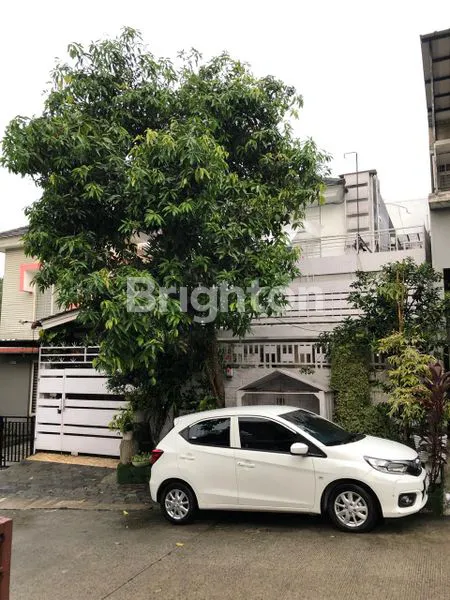 image RUMAH DI CLUSTER TERDEPAN SENTUL CITY (1)