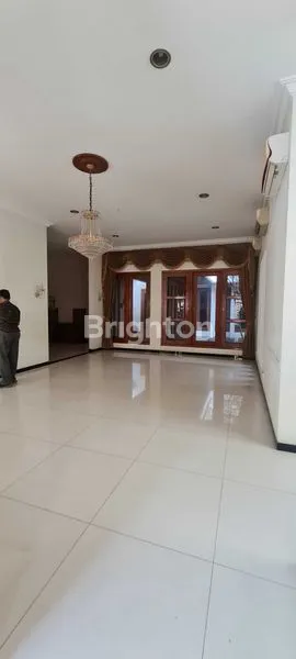 image DIJUAL RUMAH MEWAH KAPUAS PUSAT KOTA SURABAYA (8)