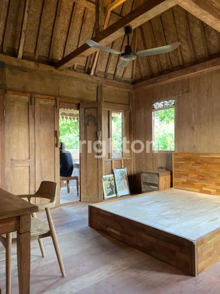 image DISEWAKAN CEPAT VILLA AREA RENON FULL FURNISHED MODEL WOODEN (2)