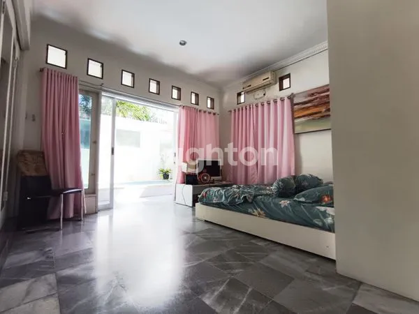 image RUMAH KONSEP VILLA NEAR GWK (3)