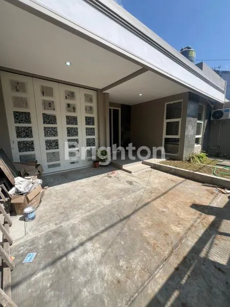 image RUMAH USAHA DUKUH KUPANG TIMUR FULL RENOVASI (2)