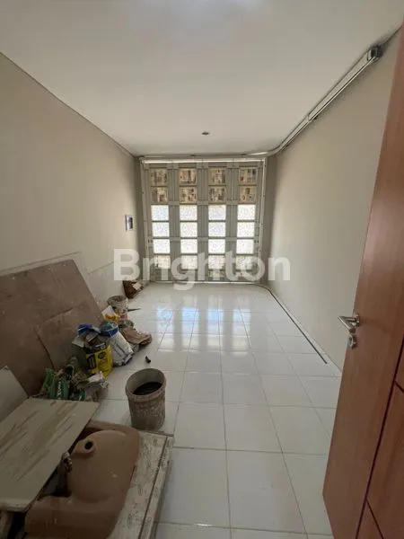 image RUMAH USAHA DUKUH KUPANG TIMUR FULL RENOVASI (3)