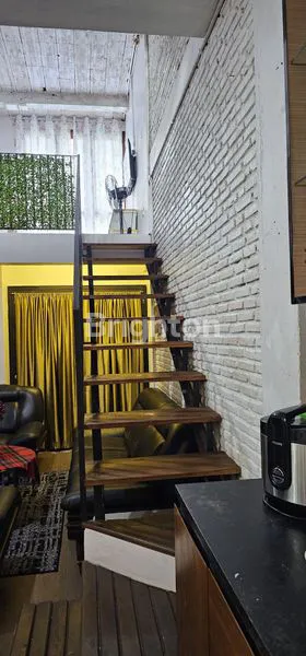 image RUMAH FUTURISTIK,3 LANTAI UNIK DAN NYAMAN (4)