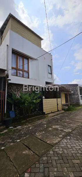 image RUMAH FUTURISTIK,3 LANTAI UNIK DAN NYAMAN (2)