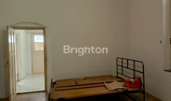 image RUMAH PUSAT KOTA DI RAYA DARMO  (4)