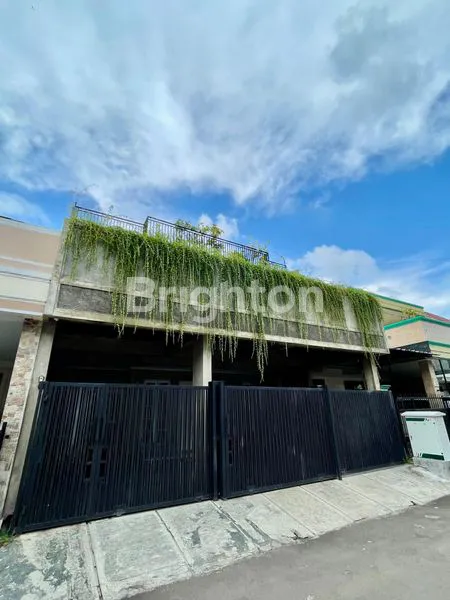 image RUMAH SEMI INDUSTRIALIS 2.5 LANTAI FULL FURNISHED DI CAKUNG, JAKARTA TIMUR (1)