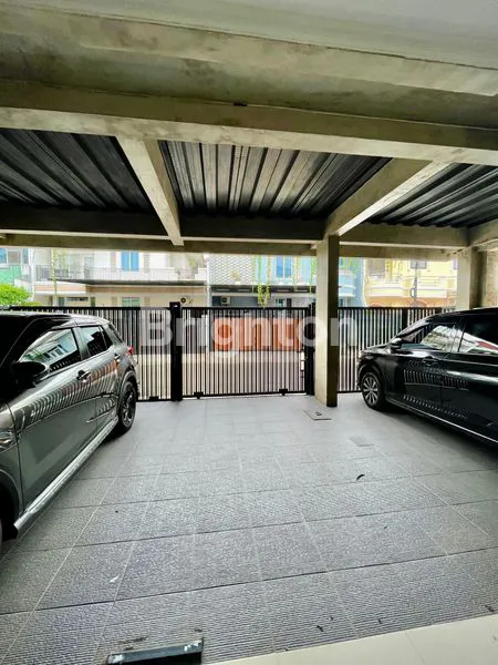 image RUMAH SEMI INDUSTRIALIS 2.5 LANTAI FULL FURNISHED DI CAKUNG, JAKARTA TIMUR (2)