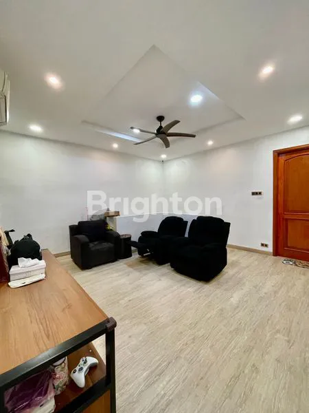 image RUMAH SEMI INDUSTRIALIS 2.5 LANTAI FULL FURNISHED DI CAKUNG, JAKARTA TIMUR (6)