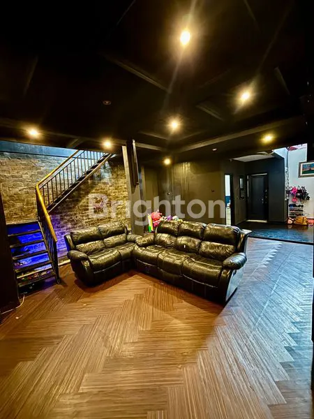 image RUMAH MEWAH 2 LANTAI NGESREP SRONDOL SEMARANG SELATAN (6)