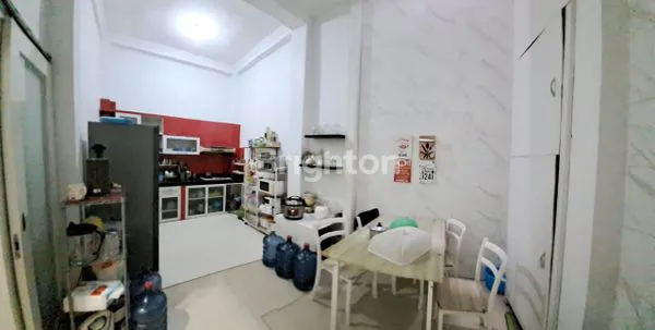 image RUMAH MINIMALIS 2 LANTAI SIAP HUNI PALEBON PEDURUNGAN SEMARANG (7)