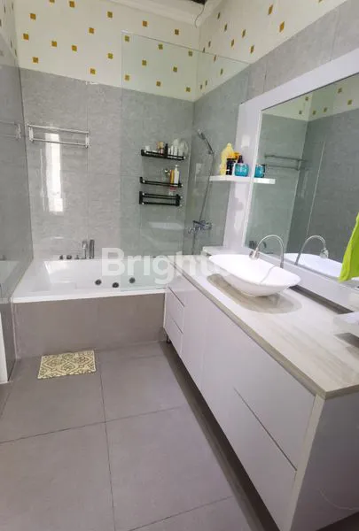 image RUMAH HOOK DI KAWASAN SCIENTIA GADING SERPONG (4)