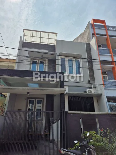 image RUMAH 3 LANTAI GREEN GARDEN SIAP HUNI (1)