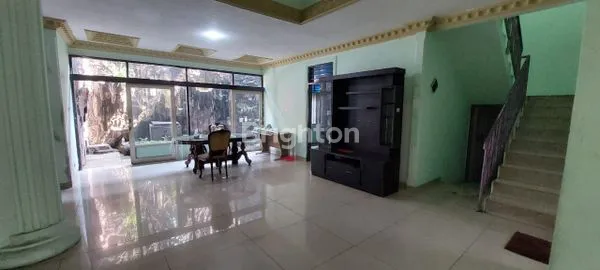 image RUMAH JALAN UTAMA DI CIBUBUR (2)