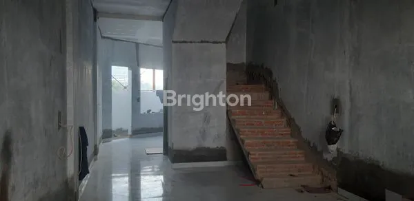 image RUMAH BARU 3LT+ROOF TOP JALAN 2MOBIL GARASI 1MOBIL  TANJUNG DUREN (3)