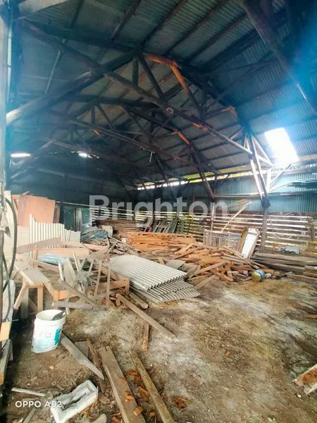 image PROPERTI KOMERSIAL STRATEGIS DI JL. MAJAPAHIT SEMARANG 1400M² (4)