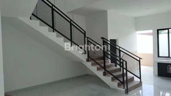 image BARU RUMAH 2 LANTAI RENOV SIAP HUNI. (4)