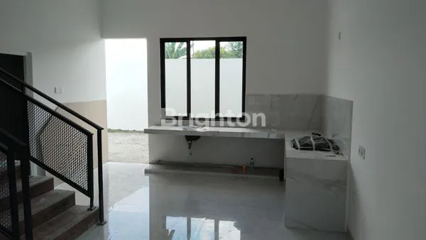 image BARU RUMAH 2 LANTAI RENOV SIAP HUNI. (3)