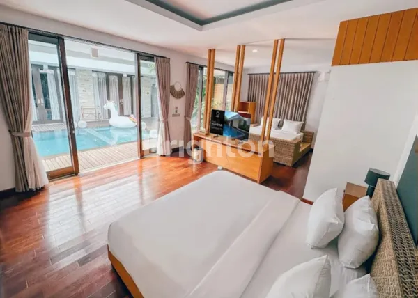 image VILLA ELEGAN DENGAN ROOFTOP VIEW LAUT DI JANTUNG NUSA DUA – LOKASI EKSKLUSIF & SIAP HUNI (5)