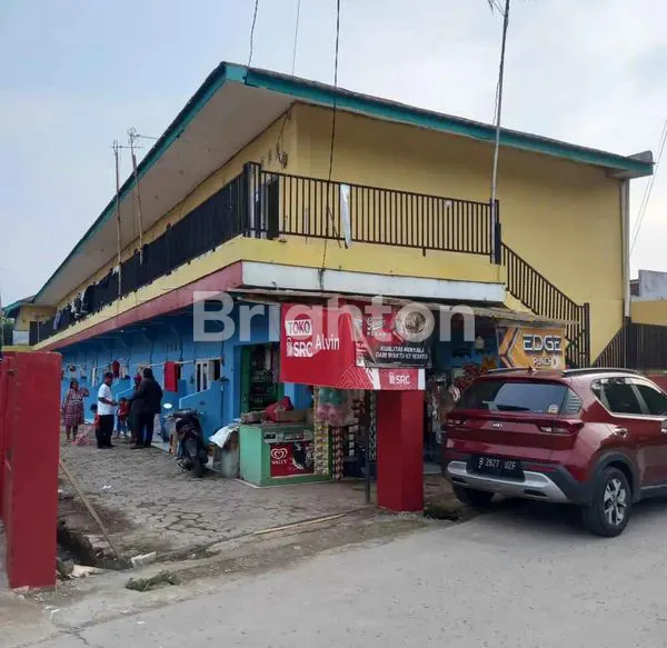 RUMAH KONTRAKAN 2 LANTAI LOKASI PINGGIR JALAN DI KARAWANG