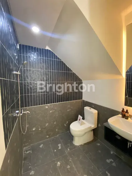 image HIGH SPEC DKT RAYA MERR,MASJID ASSALAM PURIMAS,POLITEKNIK PELAYARAN,UPN PEMBANGUNAN NASIONAL VETERAN,TOL WARU JUANDA,MITRA KELUARGA PONDOK TJANDRA,RSU BUNDA WARU,UINSA ISLAM NEGERI SUNAN AMPEL,RUNGKUT ASRI,MEDOKAN,TOL TAMBAK SUMUR,BANDARA JUANDA,STIKOM (5)