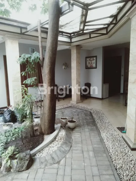 image DIJUAL RUMAH BESAR, TAMAN DAN HALAMAN LUAS, PINGGIR JALAN RAYA, TIDAR, KOTA MALANG (2)