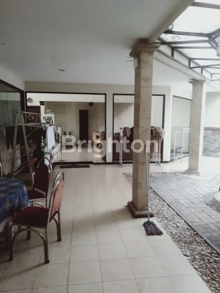 image DIJUAL RUMAH BESAR, TAMAN DAN HALAMAN LUAS, PINGGIR JALAN RAYA, TIDAR, KOTA MALANG (4)