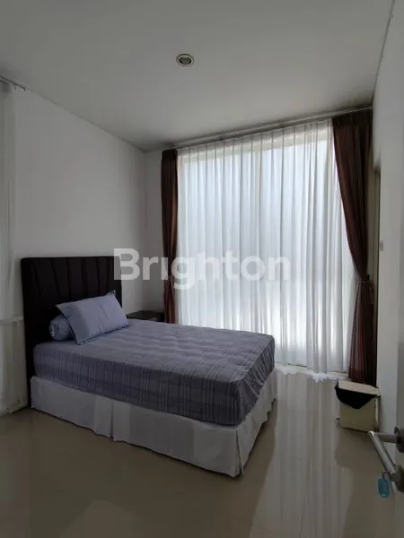 image RUMAH MODERN DI ROYAL RESIDENCE SURABAYA (3)