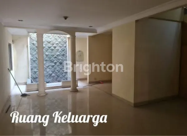 image RUMAH STRATEGIS SEMI-FURNISHED 5 KAMAR DI KEBON BARU, TEBET, JAKARTA SELATAN (4)