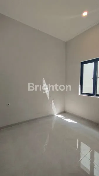 image RUMAH BARU NGINDEN DEKAT BANYAK INSTITUSI PENDIDIKAN TERKENAL (4)