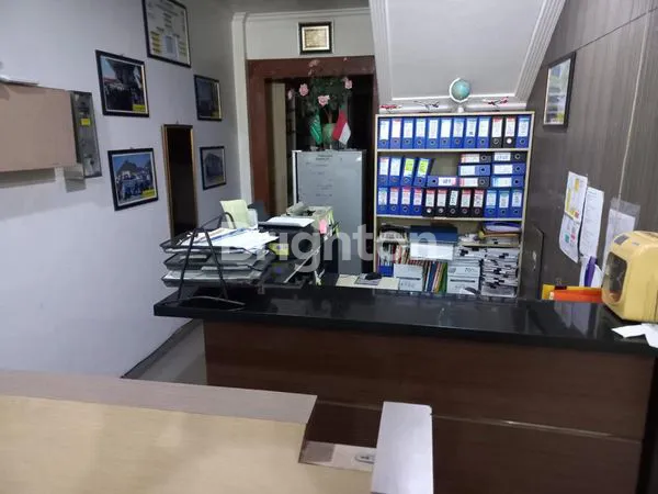 image DI JUAL CEPAT RUKO 3,5 LANTAI, EX KANTOR TRAVEL & UMROH DI RAWAMANGUN, LOKASI STRATEGIS (5)