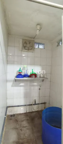 image RUKO 3 LANTAI COCOK UNTUK USAHA DI JALAN SEBANDARAN SEMARANG TENGAH (8)