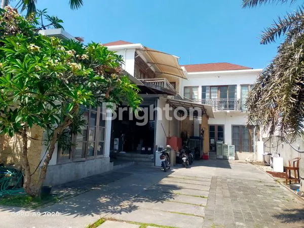 image RUMAH UNTUK USAHA DEKAT PANTAI BERAWA (4)