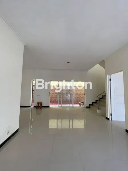 image RUMAH MINIMALIS SIAP HUNI 2 LANTAI REGENCY ONE (WONOREJO-RUNGKUT) (2)