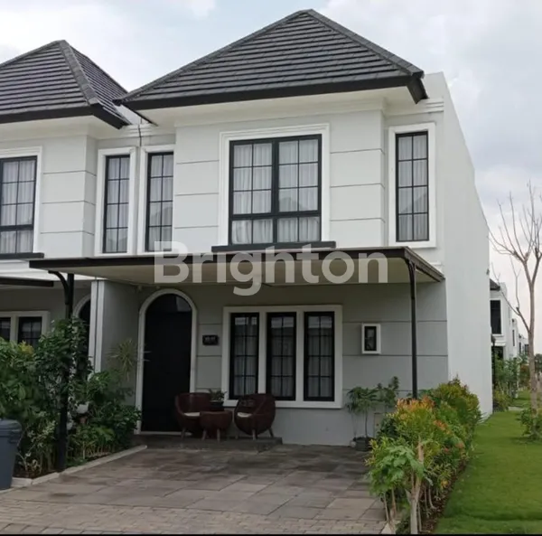 image DIJUAL RUMAH MANSION NINE LAKARSANTRI MURAH SURABAYA (1)