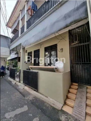 image RUMAH KOS 3 LANTAI SIAP HUNI, LOKASI STRATEGIS DI KEBAYORAN BARU, DEKAT GANDARIA CITY (1)