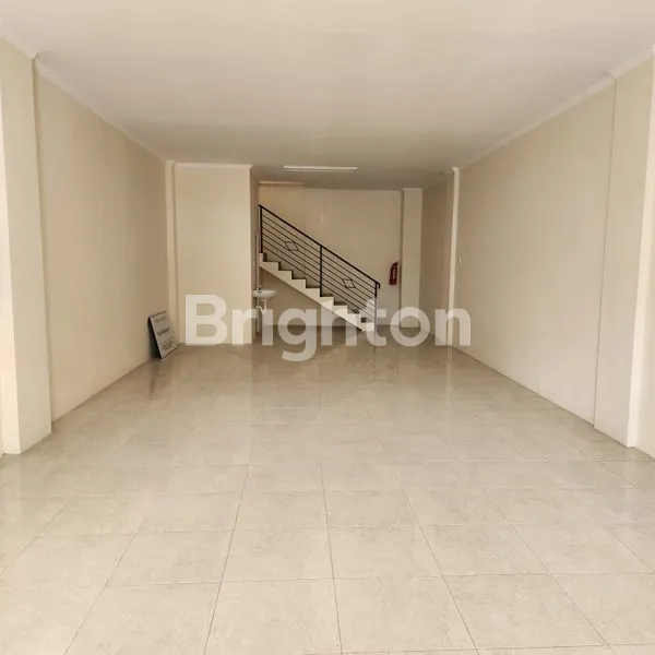 image RUKO 3 LANTAI LOKASI STRATEGIS DI TAMAN GRIYA JIMBARAN (2)