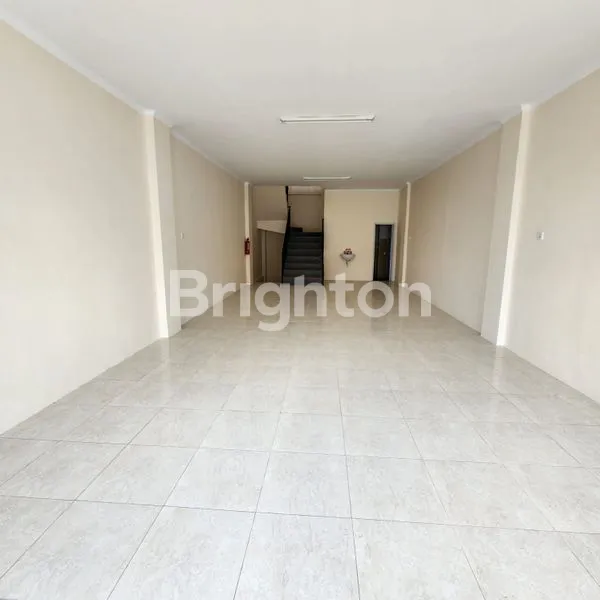 image RUKO 3 LANTAI LOKASI STRATEGIS DI TAMAN GRIYA JIMBARAN (5)