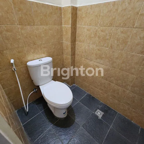 image RUKO 3 LANTAI LOKASI STRATEGIS DI TAMAN GRIYA JIMBARAN (6)