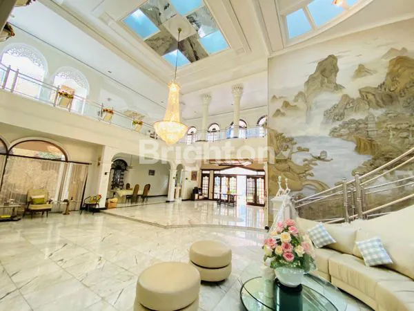 image RUMAH MEWAH FULLY FURNISHED 0 JALAN DHARMAHUSADA INDAH DEKAT GALAXY MALL-DEKAT MANYAR KERTOARJO (2)