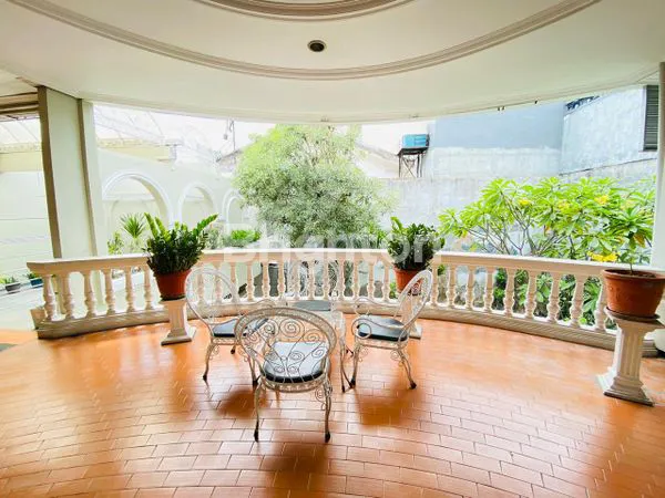 image RUMAH MEWAH FULLY FURNISHED 0 JALAN DHARMAHUSADA INDAH DEKAT GALAXY MALL-DEKAT MANYAR KERTOARJO (6)