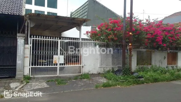 image RUMAH TUA HITUNG TANAH DI KEBON JERUK, JAKARTA BARAT  (1)