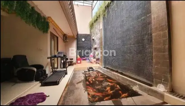 image RUMAH MEWAH BERGAYA MEDITERANIA DI JAKARTA TIMUR (6)