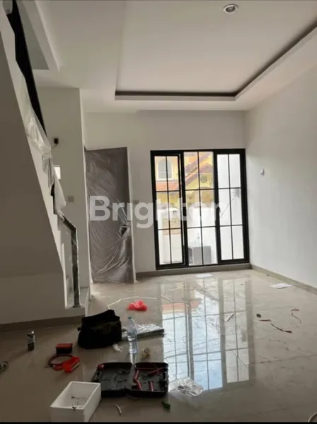 image RUMAH 2 LANTAI DI PUSAT KOTA JALAN ORO ORO PACARKELING  (3)