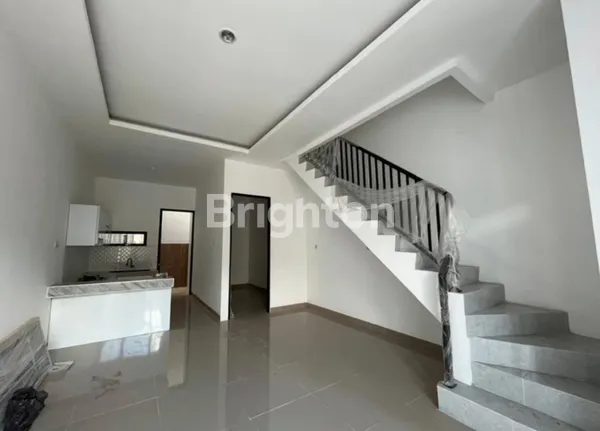 image RUMAH 2 LANTAI DI PUSAT KOTA JALAN ORO ORO PACARKELING  (1)